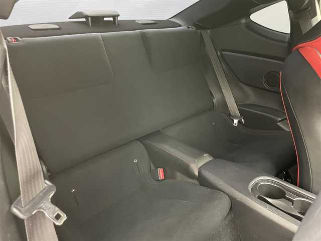 トヨタ ８６ GT 岡山県 2017(平29)年 6.5万km クリスタルホワイトパール モデリスタエアロ/純正ナビ/・FM/AM/Bluetooth/フルセグ/CD/DVD/バックカメラ/クルーズコントロール/LEDヘッドライト/・オートライト/・フォグライト/パドルシフト/プッシュスタート/・スマートキー/オートライト/純正フロアマット/純正17インチアルミ