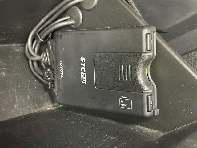 トヨタ ８６ GT 岡山県 2017(平29)年 6.5万km クリスタルホワイトパール モデリスタエアロ/純正ナビ/・FM/AM/Bluetooth/フルセグ/CD/DVD/バックカメラ/クルーズコントロール/LEDヘッドライト/・オートライト/・フォグライト/パドルシフト/プッシュスタート/・スマートキー/オートライト/純正フロアマット/純正17インチアルミ