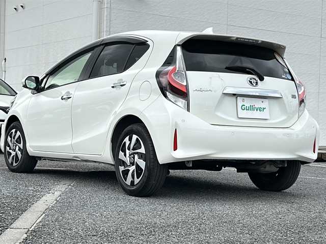 トヨタ アクア S スタイルブラック 千葉県 2020(令2)年 0.4万km ホワイトパールクリスタルシャイン ナビＮＳＺＴ－Ｗ６８Ｔ　全方位カメラ　ドラレコ　ビルトインＥＴＣ　ＢＴ　フルセグＴＶ　トヨタセーフティセンス　前後センサー　プッシュスタート　スマートキー　LEDライト フロアマット　バイザー