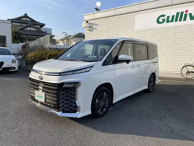 トヨタ ヴォクシー S－G 神奈川県 2023(令5)年 0.2万km パール