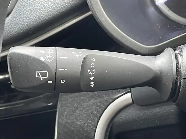 ダイハツ ムーヴ カスタム X LTD SAⅢ 道央・札幌 2018(平30)年 6.1万km パールホワイトⅢ ・４WD/・衝突軽減ブレーキ/・コーナーセンサー/・レーンキープアシスト/・社外オーディオ/　CD＆AUX＆ラジオ/・アイドリングストップ/・オートエアコン/・オートライト/・オートリトラミラー/・シートヒーター/・プッシュスタート/・スマートキー/・純正AW＆夏タイヤ積込/・社外フロアマット/・ドアバイザー/・LEDヘッドライト/・ウィンカーミラー/・フォグライト/・スペアキー×１