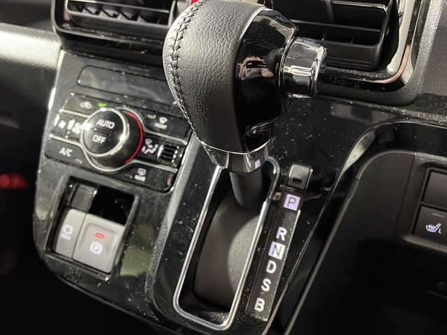 ダイハツ タント カスタム RS 福岡県 2022(令4)年 1万km シャイニングホワイトパール ・全方位カメラ/・ETC/・ブレーキホールド/・シートヒーター/・Bカメラ/・純正ナビ/・プッシュスタート/・Bluetooth/・CD/DVD/・フルセグTV/・15インチ純正ホイール/・スペアキー1本/・iPod