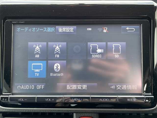 トヨタ ヴォクシー ZS 道東・釧路十勝 2014(平26)年 10.5万km ホワイトパールクリスタルシャイン 4WD/寒冷地仕様/純正ナビ　NSZT-Y64T/　(AM/FM/CD/DVD/BT)/フリップダウンモニター　ALPINE/エンジンスターター/ビルトインETC/バックカメラ/両側パワースライドドア/PWR/社外17インチAW/純正フロアマット/ドアバイザー/MTモード付AT/アイドリングストップ/パーキングアシスト/オートライト/オートマチックハイビーム/フォグランプ/盗難防止装置/ABS/横滑り防止装置/スペアキー/取扱説明書