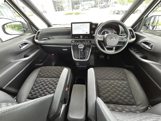トヨタ ヴォクシー S－Z 愛知県 2023(令5)年 1.7万km ホワイトパールクリスタルシャイン ワンオーナー/純正ディスプレイオーディオ/・ナビ/AM/FM/BT/フルセグTV/HDMI/バックカメラ/全方位カメラ/両側パワースライドドア/パワーバックドア/フリップダウンモニター/前席シートヒーター/2列目シートヒーター/2列目オットマン/ステアリングヒーター/ステアリングスイッチ/追従クルーズコントロール/オートライト/オートハイビーム/MT付AT/LDA/PCS/PDA/コーナーセンサー/RCD/PKSB/RSA/フロアマット/ドアバイザー/ビルトインETC2.0/取扱説明書/ナビ取扱説明書/スペアキー/保証書