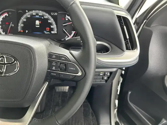 トヨタ ヴォクシー S－Z 愛知県 2023(令5)年 1.7万km ホワイトパールクリスタルシャイン ワンオーナー/純正ディスプレイオーディオ/・ナビ/AM/FM/BT/フルセグTV/HDMI/バックカメラ/全方位カメラ/両側パワースライドドア/パワーバックドア/フリップダウンモニター/前席シートヒーター/2列目シートヒーター/2列目オットマン/ステアリングヒーター/ステアリングスイッチ/追従クルーズコントロール/オートライト/オートハイビーム/MT付AT/LDA/PCS/PDA/コーナーセンサー/RCD/PKSB/RSA/フロアマット/ドアバイザー/ビルトインETC2.0/取扱説明書/ナビ取扱説明書/スペアキー/保証書