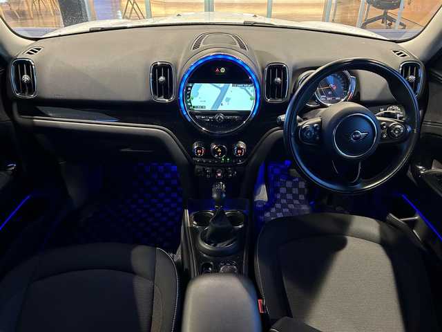 ＭＩＮＩ ミニ クロスオーバー クーパー D オール4 茨城県 2018(平30)年 5.5万km ライトホワイト ワンオーナー/前後ドラレコ/社外アルミ＆スタッドレス（17インチ）/Rガラスフィルム加工/ペッパーパッケージ/アンビエントライト/コンフォートアクセス/インテリジェントS/ACC/LKA/純正ナビ/バックカメラ/ミラー一体型ETC/前後ドラレコ/パワーバックドア/スマートキー/プッシュスタート