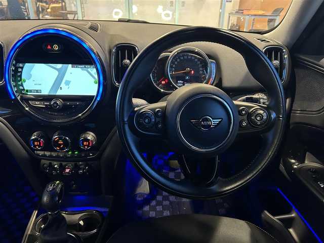 ＭＩＮＩ ミニ クロスオーバー クーパー D オール4 茨城県 2018(平30)年 5.5万km ライトホワイト ワンオーナー/前後ドラレコ/社外アルミ＆スタッドレス（17インチ）/Rガラスフィルム加工/ペッパーパッケージ/アンビエントライト/コンフォートアクセス/インテリジェントS/ACC/LKA/純正ナビ/バックカメラ/ミラー一体型ETC/前後ドラレコ/パワーバックドア/スマートキー/プッシュスタート
