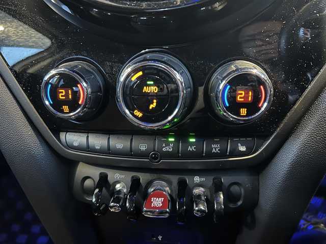 ＭＩＮＩ ミニ クロスオーバー クーパー D オール4 茨城県 2018(平30)年 5.5万km ライトホワイト ワンオーナー/前後ドラレコ/社外アルミ＆スタッドレス（17インチ）/Rガラスフィルム加工/ペッパーパッケージ/アンビエントライト/コンフォートアクセス/インテリジェントS/ACC/LKA/純正ナビ/バックカメラ/ミラー一体型ETC/前後ドラレコ/パワーバックドア/スマートキー/プッシュスタート