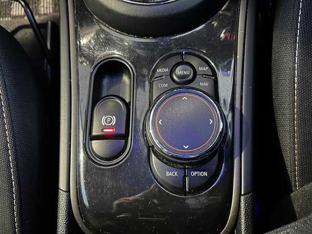 ＭＩＮＩ ミニ クロスオーバー クーパー D オール4 茨城県 2018(平30)年 5.5万km ライトホワイト ワンオーナー/前後ドラレコ/社外アルミ＆スタッドレス（17インチ）/Rガラスフィルム加工/ペッパーパッケージ/アンビエントライト/コンフォートアクセス/インテリジェントS/ACC/LKA/純正ナビ/バックカメラ/ミラー一体型ETC/前後ドラレコ/パワーバックドア/スマートキー/プッシュスタート