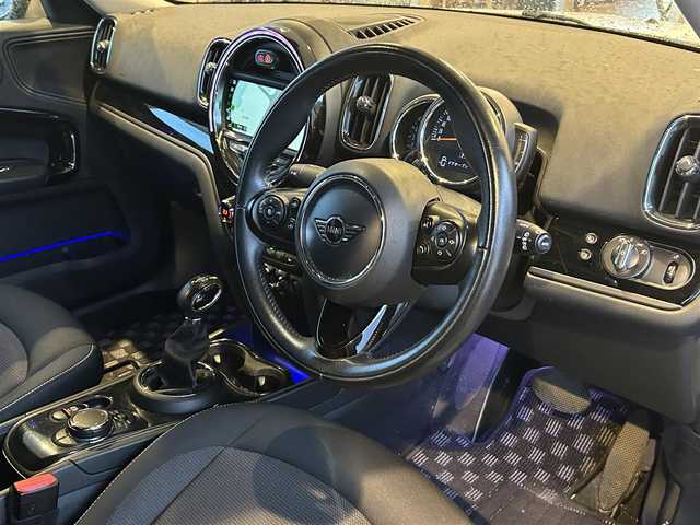 ＭＩＮＩ ミニ クロスオーバー クーパー D オール4 茨城県 2018(平30)年 5.5万km ライトホワイト ワンオーナー/前後ドラレコ/社外アルミ＆スタッドレス（17インチ）/Rガラスフィルム加工/ペッパーパッケージ/アンビエントライト/コンフォートアクセス/インテリジェントS/ACC/LKA/純正ナビ/バックカメラ/ミラー一体型ETC/前後ドラレコ/パワーバックドア/スマートキー/プッシュスタート