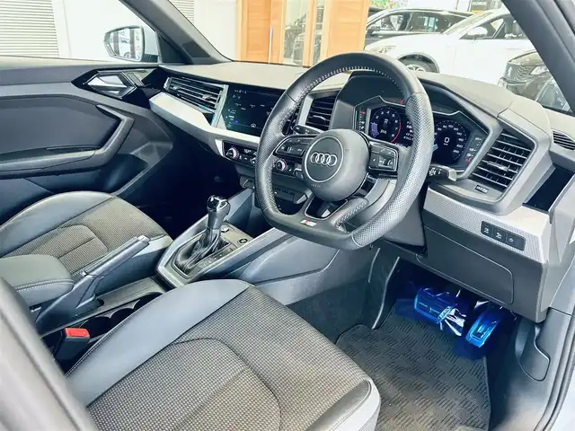 アウディ Ａ１ SB シティカーバーLTD ED 大阪府 2021(令3)年 5.3万km グレーⅡ 250台限定/ワンオーナー/ACC/ハーフ革/シートヒーター/バーチャルコクピット/純正ナビ/バックカメラ/純正17インチAW/クリアランスソナー/ETC/USB/Bluetooth/パドルシフト