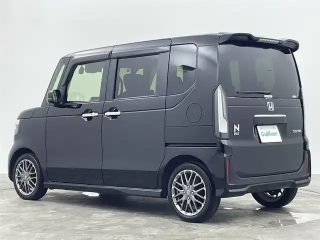ホンダ Ｎ ＢＯＸ カスタム ターボ 群馬県 2023(令5)年 1.5万km クリスタルブラックパール 禁煙車　純正８インチディスプレイオーディオ　衝突軽減　横滑り防止　パドルシフト　電動パーキングブレーキ　ドラレコ　ＬＥＤヘッド　前後カメラ　両側パワスラ　ＥＴＣ　純正フロアマット　シートヒーター