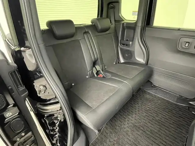 ホンダ Ｎ ＢＯＸ カスタム ターボ 群馬県 2023(令5)年 1.5万km クリスタルブラックパール 禁煙車　純正８インチディスプレイオーディオ　衝突軽減　横滑り防止　パドルシフト　電動パーキングブレーキ　ドラレコ　ＬＥＤヘッド　前後カメラ　両側パワスラ　ＥＴＣ　純正フロアマット　シートヒーター