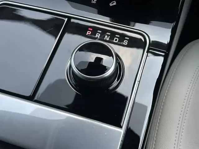 ランドローバー レンジローバーヴェラール 180PS 茨城県 2020(令2)年 3.5万km 青 白革 /360度カメラ /OP19in黒AW /衝突軽減B /ACC /ナビ /TV /CarPlay /Android Auto/BT/USB /パワーテールゲート /レーンキープアシスト /BSM /MERIDIANサウンド /LEDヘッドライト /オートハイビーム /パドルシフト /ETC2.0 /禁煙車