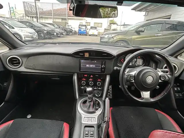 トヨタ ８６ GT リミテッド 奈良県 2017(平29)年 4万km クリスタルブラックシリカ 純正メーカーナビ/クルコン/ハーフレザー/パドルシフト/フルセグTV/バックカメラ/ETC/ドラレコ/Bluetooth/純正フロアマット/オートライト/バックカメラ/ドラレコ/保証書/取扱説明書