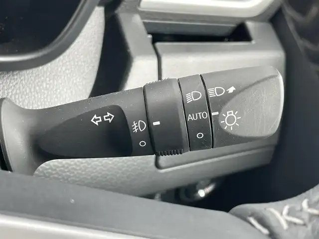 トヨタ ルーミー カスタムG－T 千葉県 2023(令5)年 1.2万km クールバイオレットクリスタルシャイン スマートアシスト/・衝突軽減ブレーキ/レーンキープアシスト/・レーダークルーズコントロール/オートハイビーム/・クリアランスソナー/純正ディスプレイオーディオ/・フルセグ/BT/USB/カープレイ/バックカメラ/ステアリングスイッチ/ETC/両側パワースライドドア/LEDヘッドライト/オートライト/フォグライト/スマートキー/プッシュスタート/電動パーキングブレーキ/ブレーキホールド/電動格納ミラー/純正フロアマット/純正15インチAW