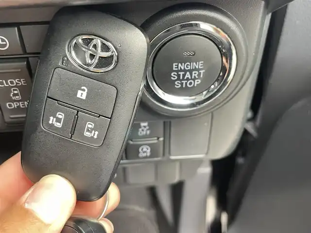 トヨタ ルーミー カスタムG－T 千葉県 2023(令5)年 1.2万km クールバイオレットクリスタルシャイン スマートアシスト/・衝突軽減ブレーキ/レーンキープアシスト/・レーダークルーズコントロール/オートハイビーム/・クリアランスソナー/純正ディスプレイオーディオ/・フルセグ/BT/USB/カープレイ/バックカメラ/ステアリングスイッチ/ETC/両側パワースライドドア/LEDヘッドライト/オートライト/フォグライト/スマートキー/プッシュスタート/電動パーキングブレーキ/ブレーキホールド/電動格納ミラー/純正フロアマット/純正15インチAW