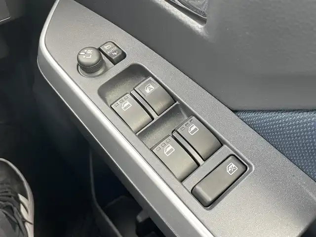 トヨタ ルーミー カスタムG－T 千葉県 2023(令5)年 1.2万km クールバイオレットクリスタルシャイン スマートアシスト/・衝突軽減ブレーキ/レーンキープアシスト/・レーダークルーズコントロール/オートハイビーム/・クリアランスソナー/純正ディスプレイオーディオ/・フルセグ/BT/USB/カープレイ/バックカメラ/ステアリングスイッチ/ETC/両側パワースライドドア/LEDヘッドライト/オートライト/フォグライト/スマートキー/プッシュスタート/電動パーキングブレーキ/ブレーキホールド/電動格納ミラー/純正フロアマット/純正15インチAW