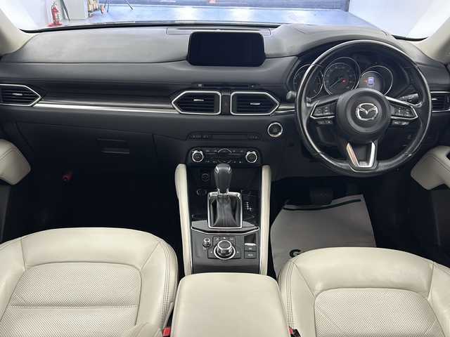 マツダ ＣＸ－５ XD Lパッケージ 大阪府 2017(平29)年 5.6万km マシーングレープレミアムM 純正ナビ/【FM/AM/フルセグTV/Bluetooth/USB/AUX】/ホワイトレザーシート/前後シートヒーター/パワーバックドア/ブラインドスポットモニター/ヘッドアップディスプレイ/前後コーナーセンサー/オートマチックハイビーム/衝突軽減システム/バックカメラ/サイドカメラ/スマートキー/プッシュスタート/保証書/取扱説明書/点検記録簿
