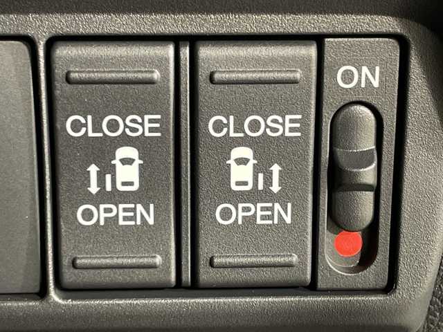 ホンダ フリード ハイブリット e:HEV AIR EX 神奈川県 2025(令7)年 0.1千km ソニックグレーパール 登録済未使用車/純正9型ディスプレイオーディオ【LXM-242ZFNI】/ホンダコネクトナビ/フルセグ　Bluetooth　AM FM　USB　iPod　/両側電動スライドドア【サンシェード】/ホンダセンシング/CMBS衝突軽減ブレーキ/誤発進抑制機能/急アクセル抑制機能/路外逸脱抑制機能/アダブティブクルーズコントロール/LKAS車線維持支援システム/先行車発進お知らせ機能/標識認識機能/ブラインドスポットインフォメーション/パーキングセンサーシステム/後退出庫サポート/オートハイビーム/革巻きステアリング/前席シートヒーター/ECON/電動パーキングブレーキ/オートブレーキホールド/プッシュスタート/スマートキー/純正15インチアルミホイール/LEDヘッドランプ/オートライト/スペアキー