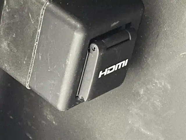 トヨタ カローラ クロス ハイブリッド Z 熊本県 2024(令6)年 1.5万km プラチナホワイトパールマイカ 純正ナビ（ＡＭ・ＦＭ・フルセグ・ＢＴ・HDMI）/バックカメラ　/ビルトインＥＴＣ２．０　/純正前後ドライブレコーダー　/前後クリアランスソナー　/レーダークルーズコントロール　/前席シートヒーター　/運転席パワーシート/パワーバックドア/ルーフレール/ハーフレザーシート/純正フロアマット/純正１８インチAW/オートライト/オートマチックハイビーム/LEDヘッドライト/フォグランプ/スマートキー/プッシュスタート/取扱説明書