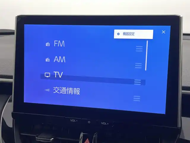 トヨタ カローラ クロス ハイブリッド Z 熊本県 2024(令6)年 1.5万km プラチナホワイトパールマイカ 純正ナビ（ＡＭ・ＦＭ・フルセグ・ＢＴ・HDMI）/バックカメラ　/ビルトインＥＴＣ２．０　/純正前後ドライブレコーダー　/前後クリアランスソナー　/レーダークルーズコントロール　/前席シートヒーター　/運転席パワーシート/パワーバックドア/ルーフレール/ハーフレザーシート/純正フロアマット/純正１８インチAW/オートライト/オートマチックハイビーム/LEDヘッドライト/フォグランプ/スマートキー/プッシュスタート/取扱説明書