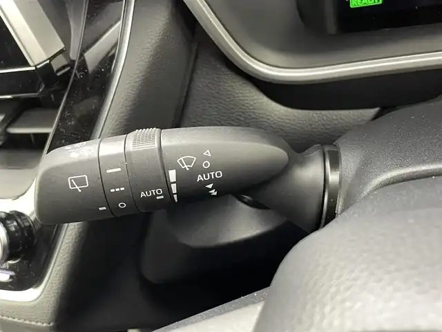 トヨタ カローラ クロス ハイブリッド Z 熊本県 2024(令6)年 1.5万km プラチナホワイトパールマイカ 純正ナビ（ＡＭ・ＦＭ・フルセグ・ＢＴ・HDMI）/バックカメラ　/ビルトインＥＴＣ２．０　/純正前後ドライブレコーダー　/前後クリアランスソナー　/レーダークルーズコントロール　/前席シートヒーター　/運転席パワーシート/パワーバックドア/ルーフレール/ハーフレザーシート/純正フロアマット/純正１８インチAW/オートライト/オートマチックハイビーム/LEDヘッドライト/フォグランプ/スマートキー/プッシュスタート/取扱説明書