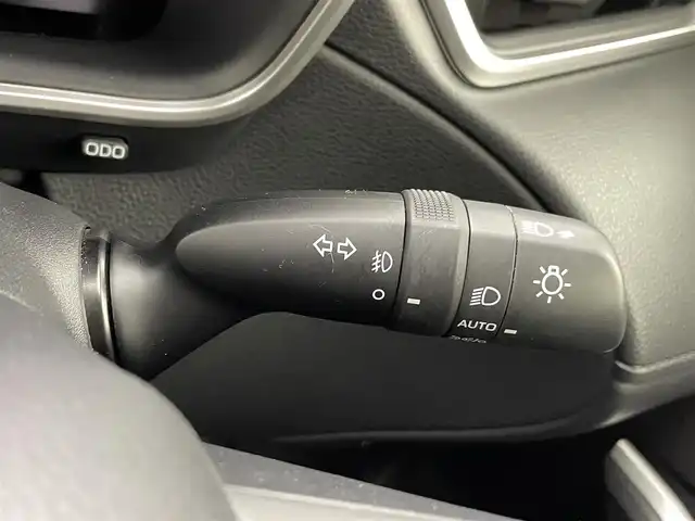 トヨタ カローラ クロス ハイブリッド Z 熊本県 2024(令6)年 1.5万km プラチナホワイトパールマイカ 純正ナビ（ＡＭ・ＦＭ・フルセグ・ＢＴ・HDMI）/バックカメラ　/ビルトインＥＴＣ２．０　/純正前後ドライブレコーダー　/前後クリアランスソナー　/レーダークルーズコントロール　/前席シートヒーター　/運転席パワーシート/パワーバックドア/ルーフレール/ハーフレザーシート/純正フロアマット/純正１８インチAW/オートライト/オートマチックハイビーム/LEDヘッドライト/フォグランプ/スマートキー/プッシュスタート/取扱説明書