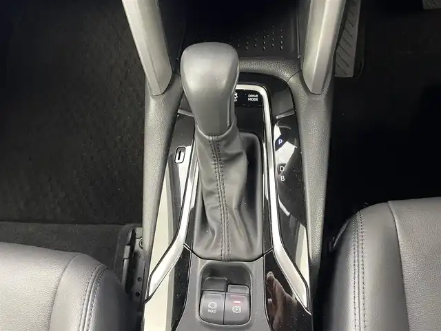 トヨタ カローラ クロス ハイブリッド Z 熊本県 2024(令6)年 1.5万km プラチナホワイトパールマイカ 純正ナビ（ＡＭ・ＦＭ・フルセグ・ＢＴ・HDMI）/バックカメラ　/ビルトインＥＴＣ２．０　/純正前後ドライブレコーダー　/前後クリアランスソナー　/レーダークルーズコントロール　/前席シートヒーター　/運転席パワーシート/パワーバックドア/ルーフレール/ハーフレザーシート/純正フロアマット/純正１８インチAW/オートライト/オートマチックハイビーム/LEDヘッドライト/フォグランプ/スマートキー/プッシュスタート/取扱説明書