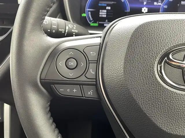 トヨタ カローラ クロス ハイブリッド Z 熊本県 2024(令6)年 1.5万km プラチナホワイトパールマイカ 純正ナビ（ＡＭ・ＦＭ・フルセグ・ＢＴ・HDMI）/バックカメラ　/ビルトインＥＴＣ２．０　/純正前後ドライブレコーダー　/前後クリアランスソナー　/レーダークルーズコントロール　/前席シートヒーター　/運転席パワーシート/パワーバックドア/ルーフレール/ハーフレザーシート/純正フロアマット/純正１８インチAW/オートライト/オートマチックハイビーム/LEDヘッドライト/フォグランプ/スマートキー/プッシュスタート/取扱説明書