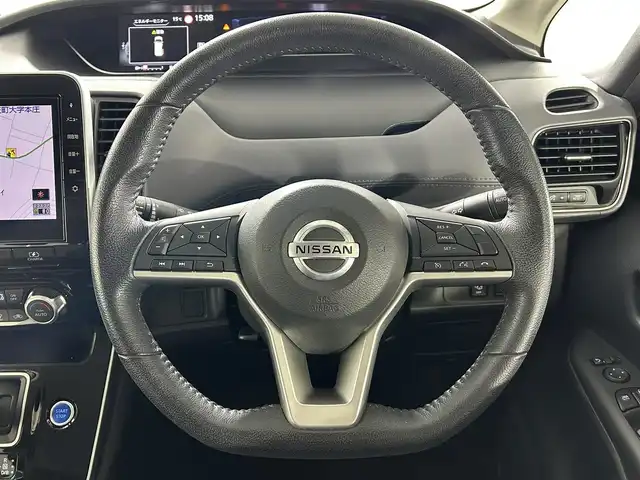 日産 セレナ e－パワー ハイウェイスター V 佐賀県 2020(令2)年 6.7万km ブリリアントホワイトパール 純正10インチナビ/フルセグTV/CD/DVD/Bluetooth/衝突被害軽減システム/全方位カメラ/クルーズコントロール/横滑り防止装置/クリアランスソナー/オートライト/LEDヘッドライト/フォグライト/純正前方ドライブレコーダー/ロードサインアシスト/ブラインドスポットモニター/両側パワースライドドア/ハンズフリー対応/ISOFIX対応シート/ビルトインETC/後席サンシェード/シートバックテーブル/純正15インチアルミホイール/純正フロアマット/スマートキー/スペアキー×１