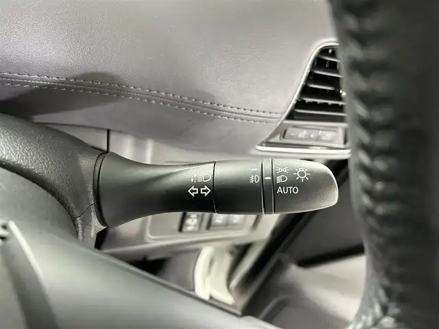 日産 セレナ e－パワー ハイウェイスター V 佐賀県 2020(令2)年 6.7万km ブリリアントホワイトパール 純正10インチナビ/フルセグTV/CD/DVD/Bluetooth/衝突被害軽減システム/全方位カメラ/クルーズコントロール/横滑り防止装置/クリアランスソナー/オートライト/LEDヘッドライト/フォグライト/純正前方ドライブレコーダー/ロードサインアシスト/ブラインドスポットモニター/両側パワースライドドア/ハンズフリー対応/ISOFIX対応シート/ビルトインETC/後席サンシェード/シートバックテーブル/純正15インチアルミホイール/純正フロアマット/スマートキー/スペアキー×１