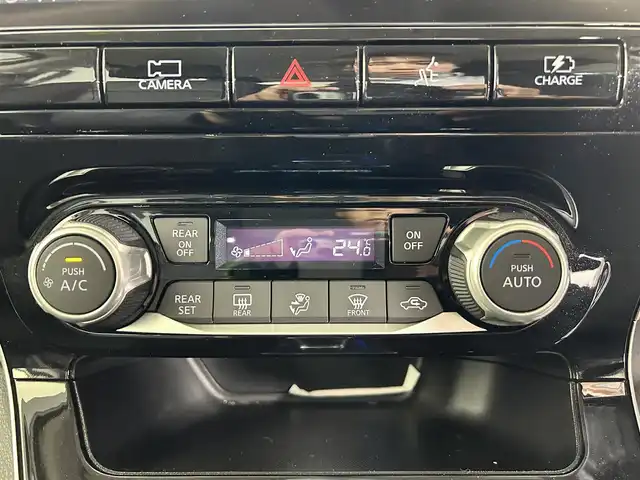 日産 セレナ e－パワー ハイウェイスター V 佐賀県 2020(令2)年 6.7万km ブリリアントホワイトパール 純正10インチナビ/フルセグTV/CD/DVD/Bluetooth/衝突被害軽減システム/全方位カメラ/クルーズコントロール/横滑り防止装置/クリアランスソナー/オートライト/LEDヘッドライト/フォグライト/純正前方ドライブレコーダー/ロードサインアシスト/ブラインドスポットモニター/両側パワースライドドア/ハンズフリー対応/ISOFIX対応シート/ビルトインETC/後席サンシェード/シートバックテーブル/純正15インチアルミホイール/純正フロアマット/スマートキー/スペアキー×１