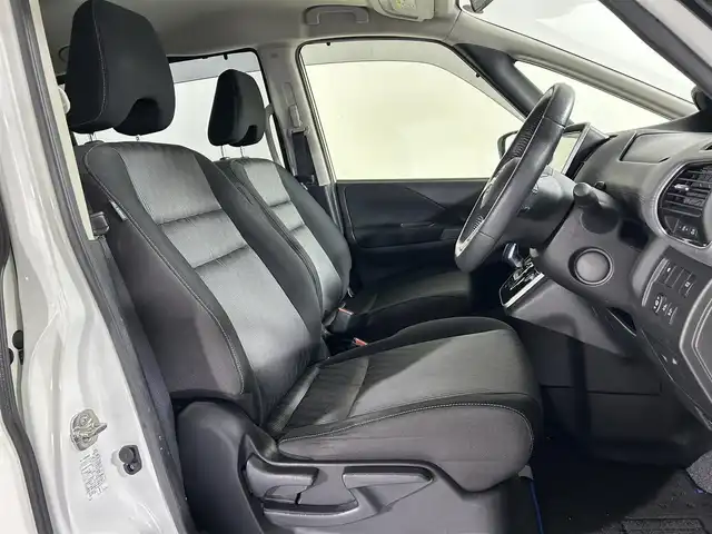 日産 セレナ e－パワー ハイウェイスター V 佐賀県 2020(令2)年 6.7万km ブリリアントホワイトパール 純正10インチナビ/フルセグTV/CD/DVD/Bluetooth/衝突被害軽減システム/全方位カメラ/クルーズコントロール/横滑り防止装置/クリアランスソナー/オートライト/LEDヘッドライト/フォグライト/純正前方ドライブレコーダー/ロードサインアシスト/ブラインドスポットモニター/両側パワースライドドア/ハンズフリー対応/ISOFIX対応シート/ビルトインETC/後席サンシェード/シートバックテーブル/純正15インチアルミホイール/純正フロアマット/スマートキー/スペアキー×１