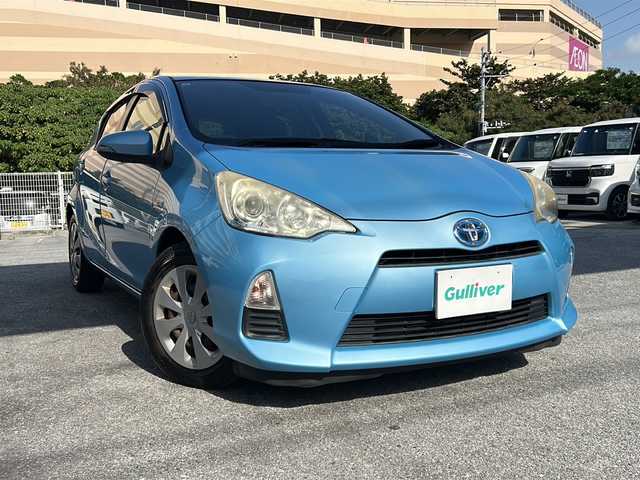 トヨタ アクア G 沖縄県 2012(平24)年 9.4万km クールソーダメタリック 純正オーディオ　/（ＡＭ／ＦＭ／ＣＤ）　/オートライト　/スマートキー　/純正フロアマット　/プッシュスタート　/横滑り防止装置　/パワーステアリング　/パワーウィンドウ　/ベンチシート　/オートエアコン　/ベンチシート