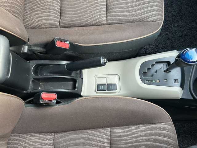 トヨタ アクア G 沖縄県 2012(平24)年 9.4万km クールソーダメタリック 純正オーディオ　/（ＡＭ／ＦＭ／ＣＤ）　/オートライト　/スマートキー　/純正フロアマット　/プッシュスタート　/横滑り防止装置　/パワーステアリング　/パワーウィンドウ　/ベンチシート　/オートエアコン　/ベンチシート