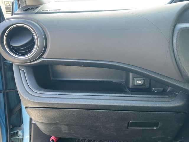 トヨタ アクア G 沖縄県 2012(平24)年 9.4万km クールソーダメタリック 純正オーディオ　/（ＡＭ／ＦＭ／ＣＤ）　/オートライト　/スマートキー　/純正フロアマット　/プッシュスタート　/横滑り防止装置　/パワーステアリング　/パワーウィンドウ　/ベンチシート　/オートエアコン　/ベンチシート