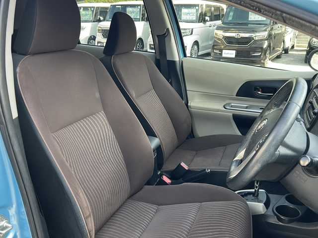 トヨタ アクア G 沖縄県 2012(平24)年 9.4万km クールソーダメタリック 純正オーディオ　/（ＡＭ／ＦＭ／ＣＤ）　/オートライト　/スマートキー　/純正フロアマット　/プッシュスタート　/横滑り防止装置　/パワーステアリング　/パワーウィンドウ　/ベンチシート　/オートエアコン　/ベンチシート