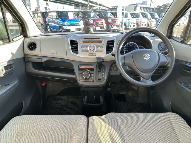 スズキ ワゴンＲ FX 愛知県 2013(平25)年 4万km シルキーシルバーメタリック オーディオユニット/　・AM/FM/  ・CD/  ・AUX/ヘッドライトレベライザー/アイドリングストップ/横滑り防止/電動格納ミラー/純正フロアマット/ドアバイザー/リモコンキー/スペアキー×１/保証書/取説