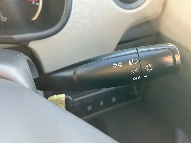 スズキ ワゴンＲ FX 愛知県 2013(平25)年 4万km シルキーシルバーメタリック オーディオユニット/　・AM/FM/  ・CD/  ・AUX/ヘッドライトレベライザー/アイドリングストップ/横滑り防止/電動格納ミラー/純正フロアマット/ドアバイザー/リモコンキー/スペアキー×１/保証書/取説