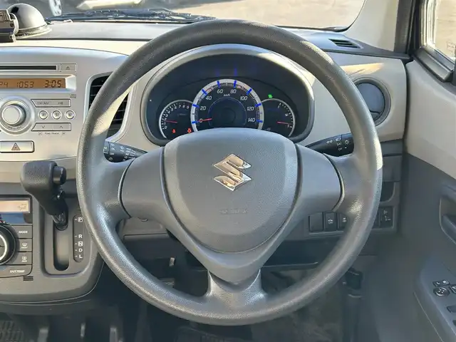 スズキ ワゴンＲ FX 愛知県 2013(平25)年 4万km シルキーシルバーメタリック オーディオユニット/　・AM/FM/  ・CD/  ・AUX/ヘッドライトレベライザー/アイドリングストップ/横滑り防止/電動格納ミラー/純正フロアマット/ドアバイザー/リモコンキー/スペアキー×１/保証書/取説