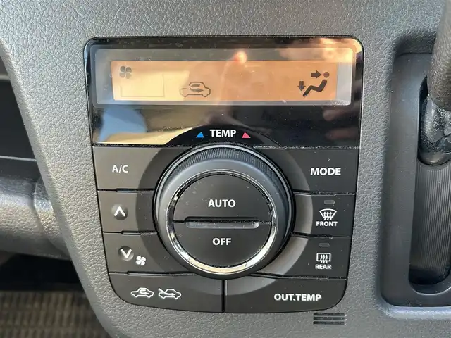 スズキ ワゴンＲ FX 愛知県 2013(平25)年 4万km シルキーシルバーメタリック オーディオユニット/　・AM/FM/  ・CD/  ・AUX/ヘッドライトレベライザー/アイドリングストップ/横滑り防止/電動格納ミラー/純正フロアマット/ドアバイザー/リモコンキー/スペアキー×１/保証書/取説