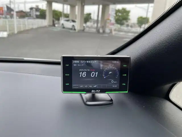 トヨタ アルファード S タイプゴールド 三重県 2021(令3)年 1.7万km ホワイトパールクリスタルシャイン 登録時16881km/三眼ヘッドライト/ハーフレザーシート/純正ナビ/（AM/FM/TV/Bluetooth/DVD/Miracast）/フルセグTV/バックカメラ/純正フリップダウンモニター/ビルトインETC/ステアリングスイッチ/レーダークルーズコントロール/オートライト/オートハイビーム/パワーバックドア/両側パワースライドドア/後席オットマン/社外レーダー/トヨタセーフティセンス/プリクラッシュセーフティ/レーンディパーチャーアシスト/クリアランスソナー/プッシュスタート/純正18インチアルミ/スペアキー/社外フロアマット