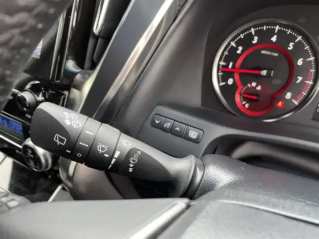 トヨタ アルファード S タイプゴールド 三重県 2021(令3)年 1.7万km ホワイトパールクリスタルシャイン 登録時16881km/三眼ヘッドライト/ハーフレザーシート/純正ナビ/（AM/FM/TV/Bluetooth/DVD/Miracast）/フルセグTV/バックカメラ/純正フリップダウンモニター/ビルトインETC/ステアリングスイッチ/レーダークルーズコントロール/オートライト/オートハイビーム/パワーバックドア/両側パワースライドドア/後席オットマン/社外レーダー/トヨタセーフティセンス/プリクラッシュセーフティ/レーンディパーチャーアシスト/クリアランスソナー/プッシュスタート/純正18インチアルミ/スペアキー/社外フロアマット