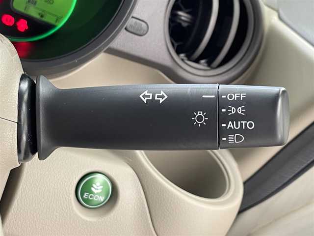 ホンダ Ｎ ＢＯＸ G SSパッケージ 滋賀県 2017(平29)年 3.5万km プレミアムホワイトパールⅡ 純正SDナビ/バックカメラ/衝突被害軽減システム/両側パワースライドドア/横滑り防止装置/ビルトインETC/ドライブレコーダー/オートライト/ウィンカーミラー/電動格納ミラー/シートヒーター/プッシュスタート/スマートキー/純正フロアマット/ドアバイザー/スペアキー