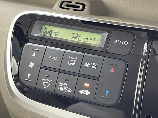 ホンダ Ｎ ＢＯＸ G SSパッケージ 滋賀県 2017(平29)年 3.5万km プレミアムホワイトパールⅡ 純正SDナビ/バックカメラ/衝突被害軽減システム/両側パワースライドドア/横滑り防止装置/ビルトインETC/ドライブレコーダー/オートライト/ウィンカーミラー/電動格納ミラー/シートヒーター/プッシュスタート/スマートキー/純正フロアマット/ドアバイザー/スペアキー