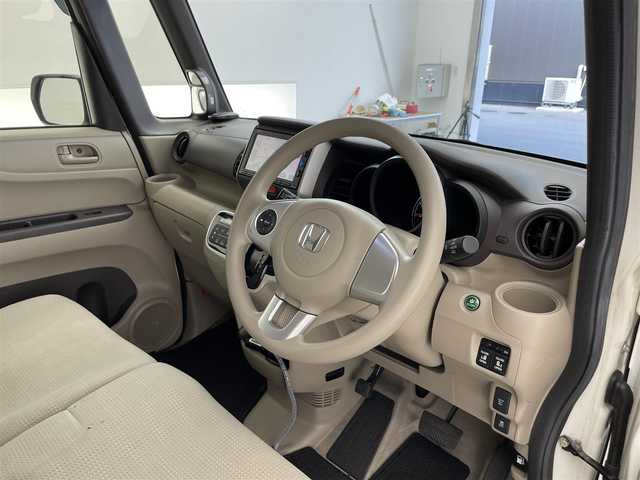 ホンダ Ｎ ＢＯＸ G SSパッケージ 滋賀県 2017(平29)年 3.5万km プレミアムホワイトパールⅡ 純正SDナビ/バックカメラ/衝突被害軽減システム/両側パワースライドドア/横滑り防止装置/ビルトインETC/ドライブレコーダー/オートライト/ウィンカーミラー/電動格納ミラー/シートヒーター/プッシュスタート/スマートキー/純正フロアマット/ドアバイザー/スペアキー