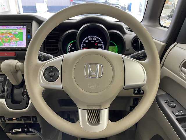 ホンダ Ｎ ＢＯＸ G SSパッケージ 滋賀県 2017(平29)年 3.5万km プレミアムホワイトパールⅡ 純正SDナビ/バックカメラ/衝突被害軽減システム/両側パワースライドドア/横滑り防止装置/ビルトインETC/ドライブレコーダー/オートライト/ウィンカーミラー/電動格納ミラー/シートヒーター/プッシュスタート/スマートキー/純正フロアマット/ドアバイザー/スペアキー