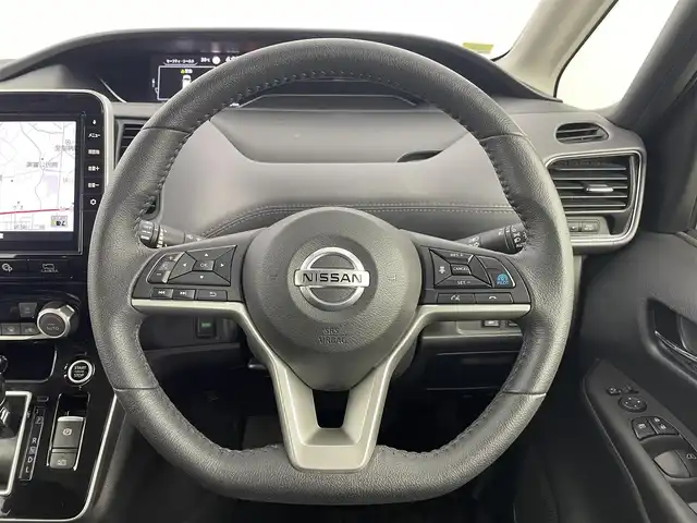 日産 セレナ ハイウェイスター V 埼玉県 2020(令2)年 3万km マルーンレッド 2トーン 純正ナビ/(Bluetooth/USB/ipod/CD/DVD/AM/FM)/地デジフルセグ/前後ドライブレコーダー/ETC/プロパイロット/ブラインドスポットモニター/衝突軽減ブレーキ/クリアランスソナー/標識認識機能/電子パーキングシステム/オートブレーキホールド/ロールサンシェード/ウィンカーミラー/フロントフォグランプ/プッシュスタート/ステアリングリモコン/純正フロアマット/純正ドアバイザー/純正16インチアルミホイール