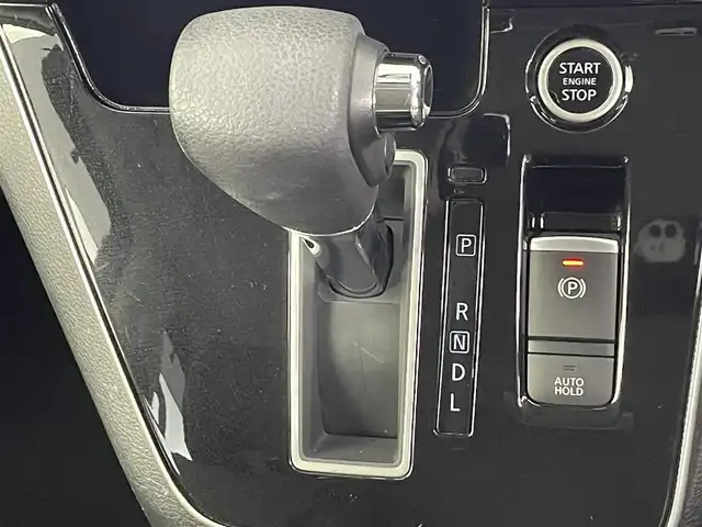 日産 セレナ ハイウェイスター V 埼玉県 2020(令2)年 3万km マルーンレッド 2トーン 純正ナビ/(Bluetooth/USB/ipod/CD/DVD/AM/FM)/地デジフルセグ/前後ドライブレコーダー/ETC/プロパイロット/ブラインドスポットモニター/衝突軽減ブレーキ/クリアランスソナー/標識認識機能/電子パーキングシステム/オートブレーキホールド/ロールサンシェード/ウィンカーミラー/フロントフォグランプ/プッシュスタート/ステアリングリモコン/純正フロアマット/純正ドアバイザー/純正16インチアルミホイール